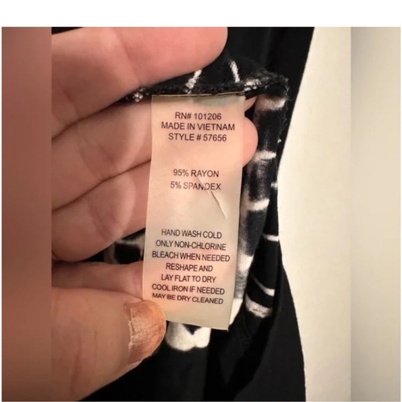 Soft Surroundings Tie Dye Rayon Tunic Top Sz L Black White asymmetrical hem - Picture 8 of 8